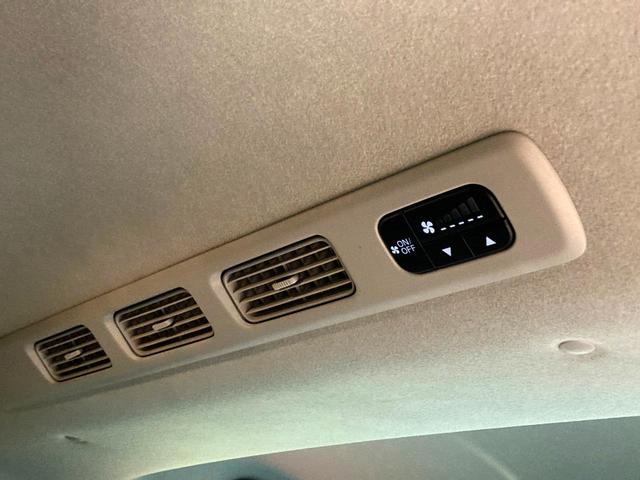 フリード ｅ：ＨＥＶクロスター　登録済未使用車　６人乗り　両側電動スライドドア　シートヒーター　ブラインドスポットモニター　ホンダセンシング　レーダークルーズ　ＬＥＤヘッドライト　スマートキー　ステアリングリモコン（34枚目）