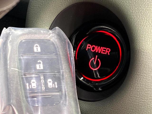 フリード ｅ：ＨＥＶクロスター　登録済未使用車　６人乗り　両側電動スライドドア　シートヒーター　ブラインドスポットモニター　ホンダセンシング　レーダークルーズ　ＬＥＤヘッドライト　スマートキー　ステアリングリモコン（47枚目）