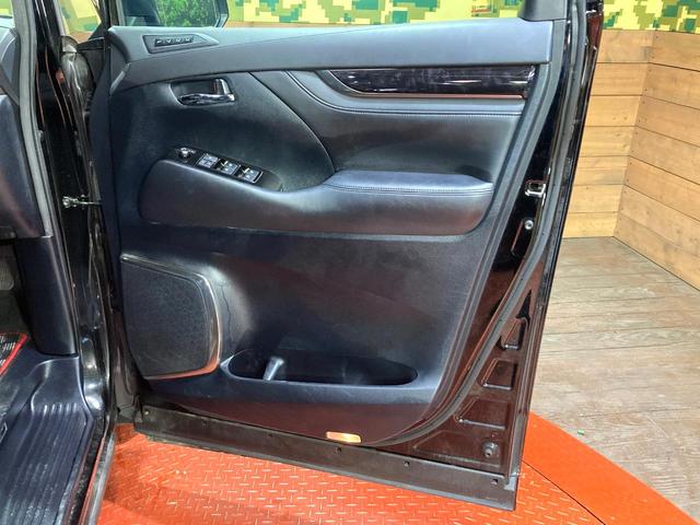 ヴェルファイア ２．５Ｚ　Ｇエディション　モデリスタエアロ　１１型ＢＩＧＸ　アルパイン１２型フリップダウンモニター　シーケンシャルターンランプ付き３眼ＬＥＤヘッドライト　エグゼクティブパワーシート　両側電動スライドドア　パワーバックドア（43枚目）