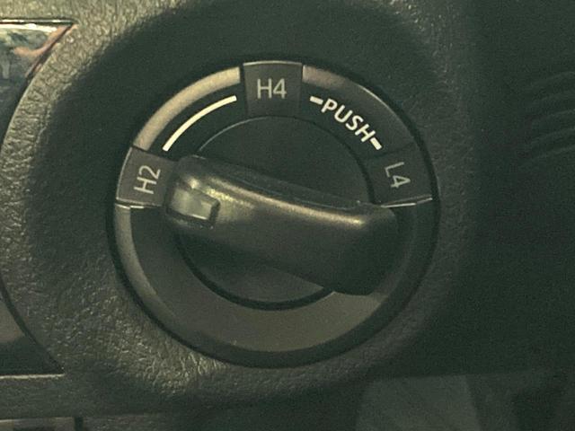 ハイラックス Z 純正ベッドライナー 純正ハードトノカバー プリクラッシュセーフティシステム レーダークルーズコントロール 純正SDナビ 車線逸脱警報 ドライブレコーダー センターデフロック 純正17インチAW(40枚目)