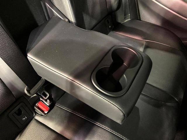 カローラクロス ハイブリッド Z 純正ディスプレイオーディオ 全周囲カメラ 衝突被害軽減システム レーダークルーズ 禁煙車 電動リアゲート ハーフレザーシート パワーシート ドラレコ コーナーセンサー スマートキー ルーフレール(38枚目)