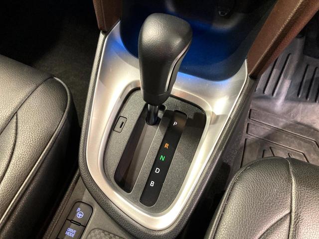 ヤリスクロス ハイブリッドZ 8インチディスプレイオーディオ 全周囲カメラ 衝突被害軽減システム レーダークルーズ パワーシート コーナーセンサー LEDヘッド ビルトインETC 純正18インチアルミ 車線逸脱警報(42枚目)