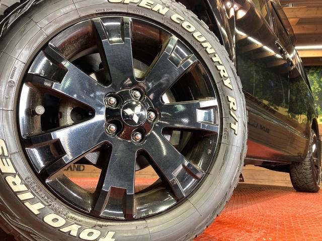 デリカＤ：５ Ｄ　パワーパッケージ　ディーゼル　ディスプレイオーディオ　両側電動ドア　バックカメラ　禁煙車　ハーフレザーシート　ドラレコ　スマートキー　ＨＩＤヘッド　ビルトインＥＴＣ　クルコン　純正１８インチアルミ　オートライト（14枚目）