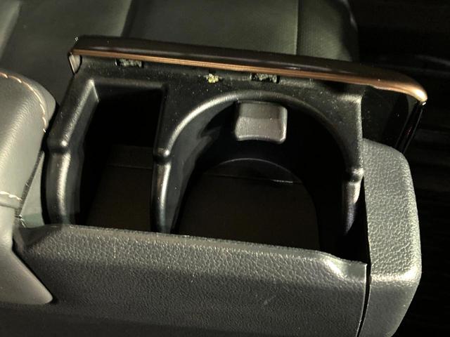 アルファード Ｚ　ガラスルーフ　純正１４型ナビ　全周囲カメラ　デジタルインナーミラー　両側電動スライドドア　純正１８ＡＷ　パワーバックドア　ワイヤレス充電　ＬＥＤヘッドライト（22枚目）