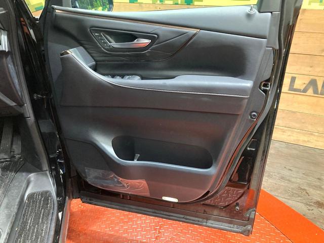 アルファード Ｚ　ガラスルーフ　純正１４型ナビ　全周囲カメラ　デジタルインナーミラー　両側電動スライドドア　純正１８ＡＷ　パワーバックドア　ワイヤレス充電　ＬＥＤヘッドライト（43枚目）