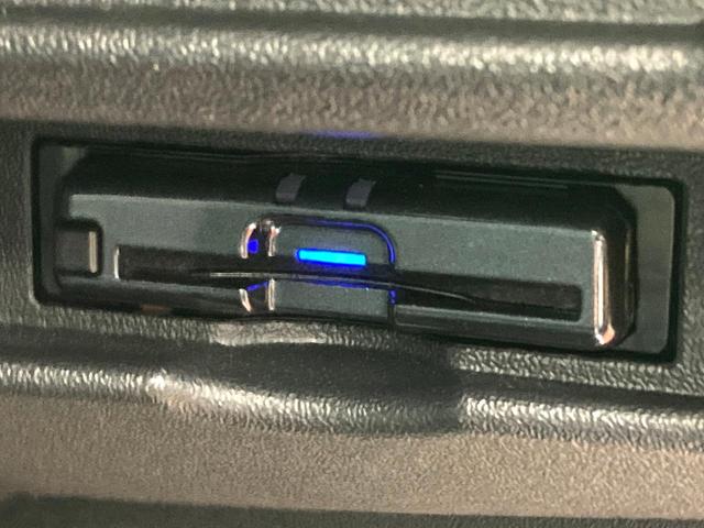 ハイエースバン スーパーGL ダークプライムII SDナビ 全周囲カメラ デジタルインナーミラー 衝突被害軽減システム 禁煙車 ハーフレザーシート コーナーセンサー スマートキー LEDヘッド ビルトインETC オートハイビーム 車線逸脱警報(7枚目)