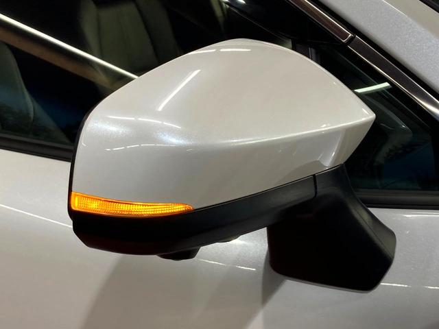 カローラクロス ハイブリッド Z ガラスルーフ 純正SDナビ 全周囲カメラ 衝突被害軽減システム レーダークルーズ 禁煙車 電動リアゲート ハーフレザーシート パワーシート コーナーセンサー スマートキー ルーフレール ETC2.0(21枚目)