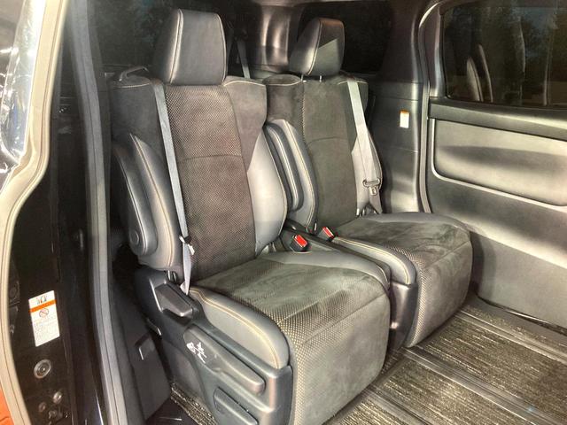 アルファード ２．５Ｓ　タイプゴールド　サンルーフ　後席モニター　純正ＳＤナビ　バックカメラ　　レーダークルーズ　両側電動ドア　禁煙車　電動リアゲート　ハーフレザーシート　ドラレコ　コーナーセンサー　ＬＥＤヘッド　ビルトインＥＴＣ（9枚目）