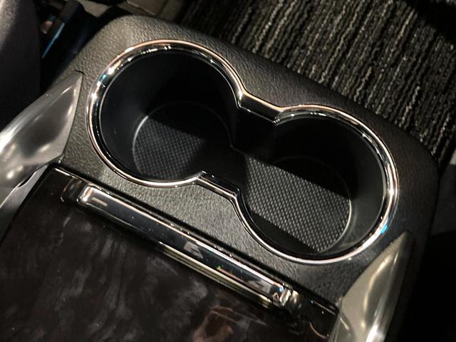 アルファード ２．５Ｓ　タイプゴールド　サンルーフ　後席モニター　純正ＳＤナビ　バックカメラ　　レーダークルーズ　両側電動ドア　禁煙車　電動リアゲート　ハーフレザーシート　ドラレコ　コーナーセンサー　ＬＥＤヘッド　ビルトインＥＴＣ（41枚目）