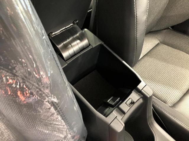 カローラクロス ハイブリッド　Ｚ　ガラスルーフ　純正１０型ディスプレイオーディオ　全周囲カメラ　衝突被害軽減システム　レーダークルーズ　禁煙車　電動リアゲート　ハーフレザーシート　パワーシート　コーナーセンサー（42枚目）