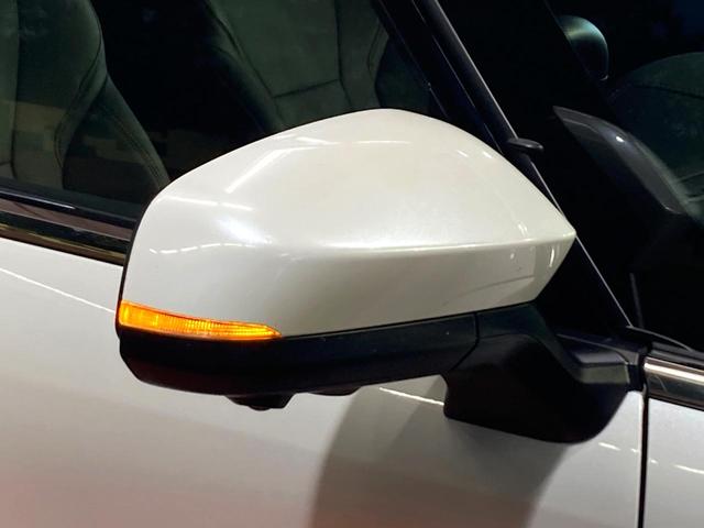 アルファードハイブリッド Ｚ　左右独立ガラスルーフ　純正１４型ディスプレイ　両側電動ドア　全周囲カメラ　衝突被害軽減システム　レーダークルーズ　禁煙車　電動リアゲート　前席シートエアコン　リアシートエアコン　前後席パワーシート（43枚目）