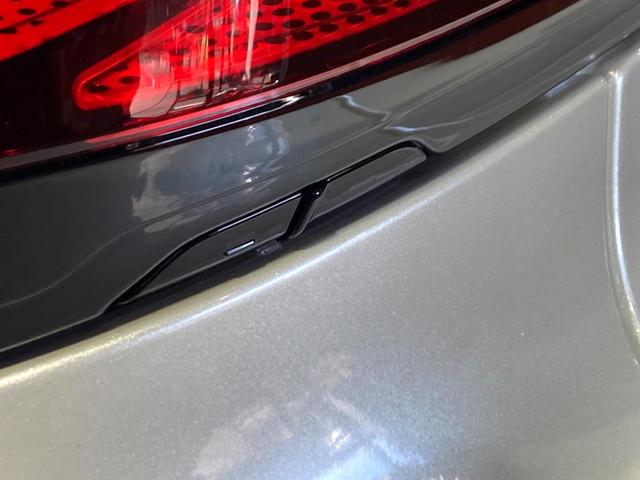 アルファードハイブリッド Ｚ　左右独立ガラスルーフ　純正１４型ディスプレイ　両側電動ドア　全周囲カメラ　衝突被害軽減システム　レーダークルーズ　禁煙車　電動リアゲート　前席シートエアコン　リアシートエアコン　前後席パワーシート（53枚目）