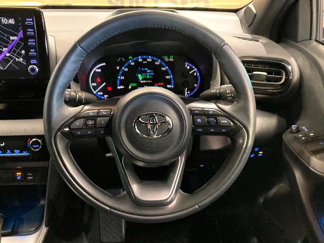 ヤリスクロス ハイブリッドＺ　純正８型ディスプレイオーディオ　全周囲カメラ　衝突被害軽減システム　レーダークルーズ　禁煙車　ハーフレザーシート　パワーシート　コーナーセンサー　ＬＥＤヘッド　純正１８インチアルミ（11枚目）