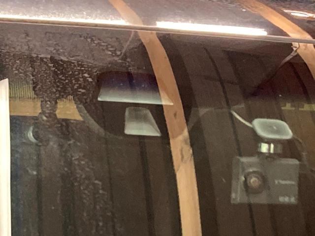 ヴェゼル ハイブリッドＸ　純正ＳＤナビ　バックカメラ　衝突被害軽減システム　レーダークルーズ　禁煙車　ドラレコ　スマートキー　ＬＥＤヘッド　ＥＴＣ　純正１６インチアルミ　オートライト　オートエアコン　ＣＤ　ＤＶＤ再生（43枚目）