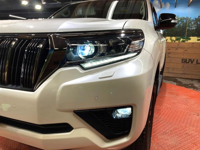 ランドクルーザープラド ＴＸ　Ｌパッケージ　７０ｔｈアニバーサリーリミテッド　ディーゼル　７人乗り　サンルーフ　純正ＳＤナビ　全周囲カメラ　衝突被害軽減システム　レーダークルーズコントロール　禁煙車　レザーシート　前席シートエアコン　ドライブレコーダー　コーナーセンサー（12枚目）