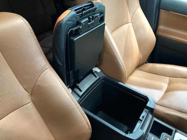 ランドクルーザープラド ＴＸ　Ｌパッケージ　７０ｔｈアニバーサリーリミテッド　ディーゼル　７人乗り　サンルーフ　純正ＳＤナビ　全周囲カメラ　衝突被害軽減システム　レーダークルーズコントロール　禁煙車　レザーシート　前席シートエアコン　ドライブレコーダー　コーナーセンサー（41枚目）