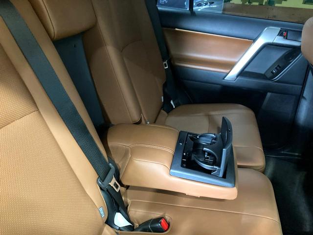 ランドクルーザープラド ＴＸ　Ｌパッケージ　７０ｔｈアニバーサリーリミテッド　ディーゼル　７人乗り　サンルーフ　純正ＳＤナビ　全周囲カメラ　衝突被害軽減システム　レーダークルーズコントロール　禁煙車　レザーシート　前席シートエアコン　ドライブレコーダー　コーナーセンサー（42枚目）