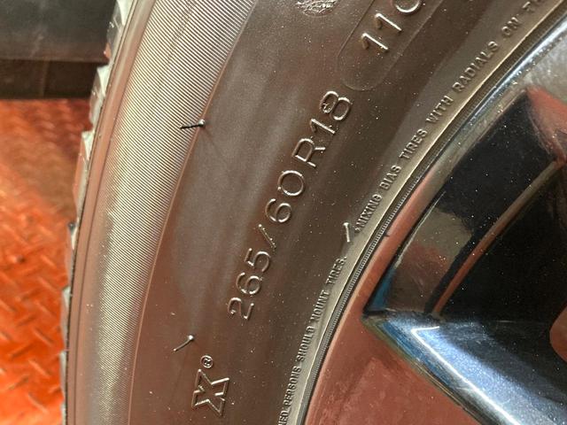 ランドクルーザープラド ＴＸ　Ｌパッケージ　７０ｔｈアニバーサリーリミテッド　ディーゼル　７人乗り　サンルーフ　純正ＳＤナビ　全周囲カメラ　衝突被害軽減システム　レーダークルーズコントロール　禁煙車　レザーシート　前席シートエアコン　ドライブレコーダー　コーナーセンサー（65枚目）