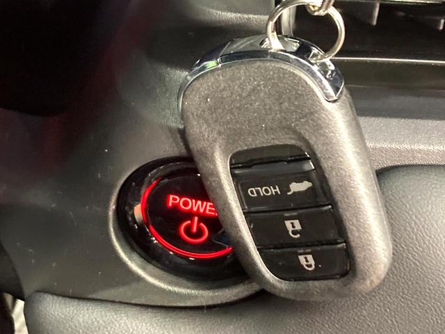 ヴェゼル ｅ：ＨＥＶ　Ｚ　登録済未使用車　純正９型ナビ　全周囲カメラ　衝突被害軽減システム　電動リアゲート　ハーフレザーシート　コーナーセンサー　スマートキー　ＬＥＤヘッド　ＥＴＣ２．０　純正１８インチアルミ（7枚目）