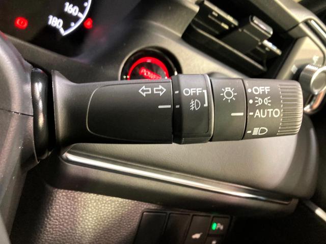 ヴェゼル ｅ：ＨＥＶ　Ｚ　登録済未使用車　純正９型ナビ　全周囲カメラ　衝突被害軽減システム　電動リアゲート　ハーフレザーシート　コーナーセンサー　スマートキー　ＬＥＤヘッド　ＥＴＣ２．０　純正１８インチアルミ（26枚目）