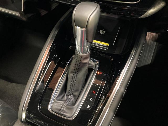 ヴェゼル ｅ：ＨＥＶ　Ｚ　登録済未使用車　純正９型ナビ　全周囲カメラ　衝突被害軽減システム　電動リアゲート　ハーフレザーシート　コーナーセンサー　スマートキー　ＬＥＤヘッド　ＥＴＣ２．０　純正１８インチアルミ（37枚目）