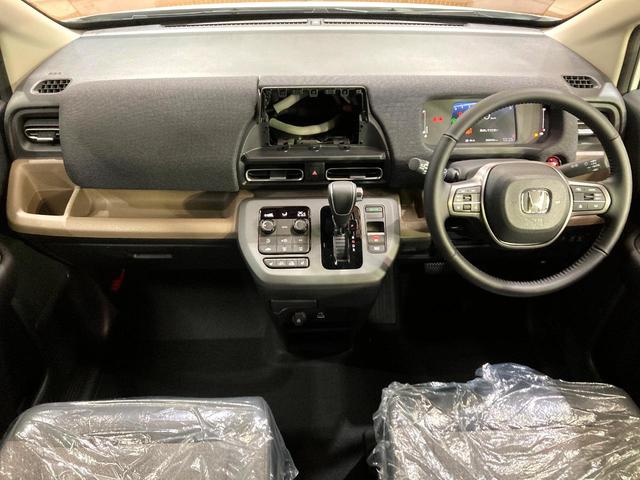 フリード エアー　ＥＸ　登録済未使用車　両側電動ドア　衝突被害軽減システム　レーダークルーズ　コーナーセンサー　スマートキー　ＬＥＤヘッド　純正１５インチアルミ　オートハイビーム　車線逸脱警報　オートライト　オートエアコン（2枚目）