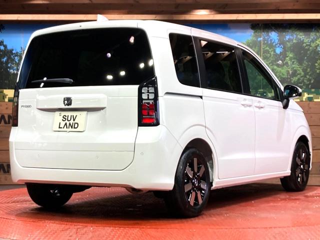 フリード エアー　ＥＸ　登録済未使用車　両側電動ドア　衝突被害軽減システム　レーダークルーズ　コーナーセンサー　スマートキー　ＬＥＤヘッド　純正１５インチアルミ　オートハイビーム　車線逸脱警報　オートライト　オートエアコン（17枚目）