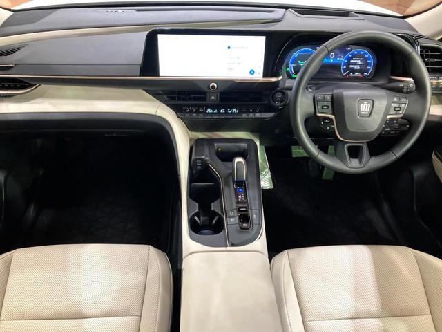 クラウンクロスオーバー Ｇアドバンスド・レザーパッケージ　純正１２．５型ナビ　全周囲カメラ　衝突被害軽減システム　レーダークルーズ　禁煙車　電動リアゲート　レザーシート　前席シートエアコン　コーナーセンサー　スマートキー　ＬＥＤヘッド　ＥＴＣ２．０（2枚目）