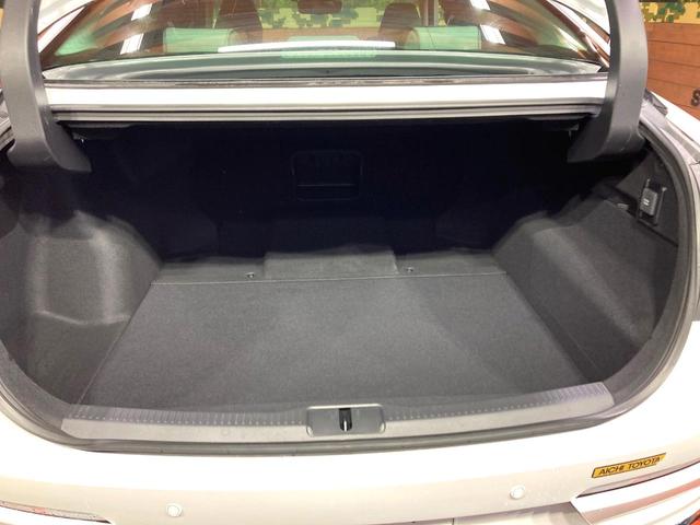 クラウンクロスオーバー Ｇアドバンスド・レザーパッケージ　純正１２．５型ナビ　全周囲カメラ　衝突被害軽減システム　レーダークルーズ　禁煙車　電動リアゲート　レザーシート　前席シートエアコン　コーナーセンサー　スマートキー　ＬＥＤヘッド　ＥＴＣ２．０（11枚目）