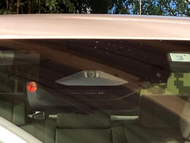 クラウンクロスオーバー Ｇアドバンスド・レザーパッケージ　純正１２．５型ナビ　全周囲カメラ　衝突被害軽減システム　レーダークルーズ　禁煙車　電動リアゲート　レザーシート　前席シートエアコン　コーナーセンサー　スマートキー　ＬＥＤヘッド　ＥＴＣ２．０（28枚目）