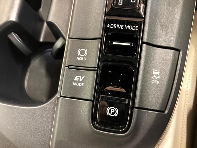 クラウンクロスオーバー Ｇアドバンスド・レザーパッケージ　純正１２．５型ナビ　全周囲カメラ　衝突被害軽減システム　レーダークルーズ　禁煙車　電動リアゲート　レザーシート　前席シートエアコン　コーナーセンサー　スマートキー　ＬＥＤヘッド　ＥＴＣ２．０（47枚目）