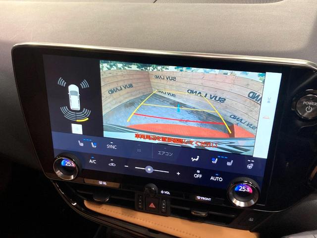 ＮＸ ＮＸ３５０ｈ　バージョンＬ　純正１４型ナビ　バックカメラ　衝突被害軽減システム　レーダークルーズ　禁煙車　電動リアゲート　レザーシート　全席シートヒーター　前席シートエアコン　コーナーセンサー　スマートキー　ＬＥＤヘッド（4枚目）