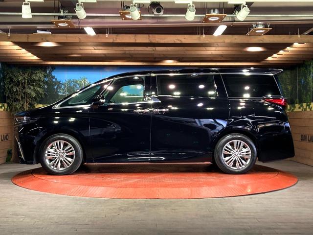 アルファード Ｚ　左右独立ガラスルーフ　ユニバーサルステップ　純正フリップダウンモニター　純正１４型ディスプレイオーディオ　パノラミックビューモニター　両側電動スライドドア　電動リアゲート　レーダークルーズコントロール（24枚目）