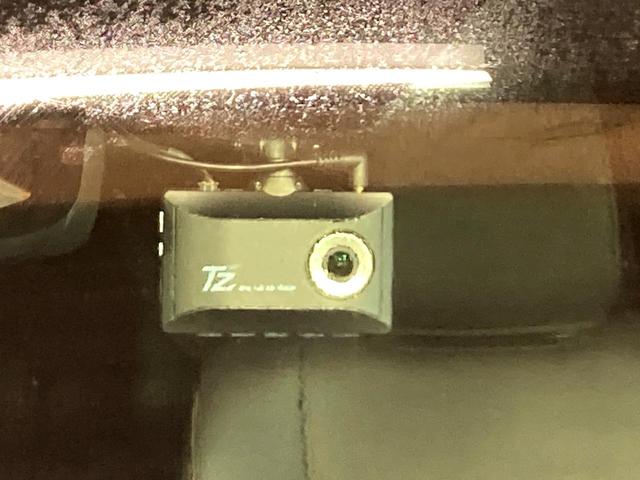 アルファード Ｚ　左右独立ガラスルーフ　ユニバーサルステップ　純正フリップダウンモニター　純正１４型ディスプレイオーディオ　パノラミックビューモニター　両側電動スライドドア　電動リアゲート　レーダークルーズコントロール（25枚目）