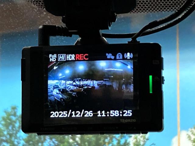 アルファード Ｚ　左右独立ガラスルーフ　ユニバーサルステップ　純正フリップダウンモニター　純正１４型ディスプレイオーディオ　パノラミックビューモニター　両側電動スライドドア　電動リアゲート　レーダークルーズコントロール（26枚目）