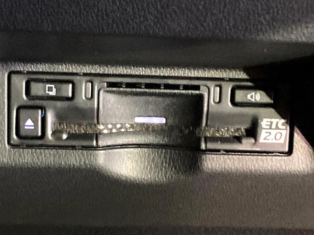 アルファード Ｚ　左右独立ガラスルーフ　ユニバーサルステップ　純正フリップダウンモニター　純正１４型ディスプレイオーディオ　パノラミックビューモニター　両側電動スライドドア　電動リアゲート　レーダークルーズコントロール（30枚目）