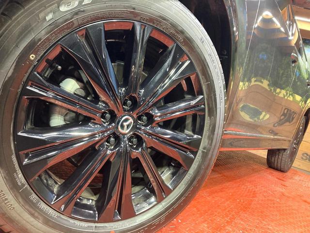 �y�����P�X�C���`�A���~�z�C�[���z�O�ςɃ}�b�`���������A���~�z�C�[���𑕒����Ă���܂��B�e��ЊO�A���~�z�C�[����A�X�^�b�h���X�^�C�����戵�����Ă���܂��B���񂲑��k����������