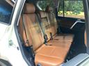 後部座席も気になるようなキズ・汚れやへたり等、大きなダメージはなく、良好な状態です。