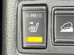 【前席＋後席シートヒーター】寒い日に重宝するシートヒーターを後席にも装備！エアコンより早く温まってくれるので寒がりの人も安心ですね♪エアコンの温風は乾燥するから苦手、という方にもをおすすめです。 5