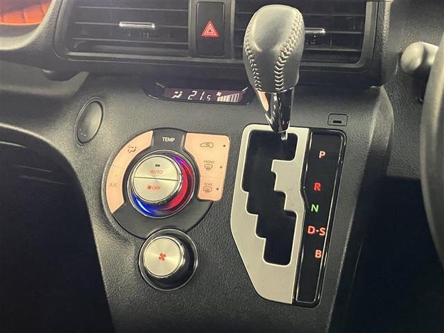 シエンタ G クエロ フルセグ メモリーナビ DVD再生 バックカメラ 衝突被害軽減システム ETC 両側電動スライド LEDヘッドランプ ウオークスルー 乗車定員7人 3列シート ワンオーナー アイドリングストップ(16枚目)