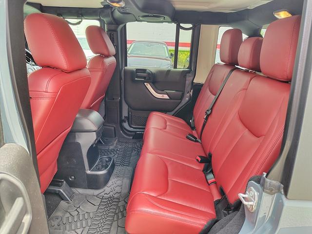 ジープ・ラングラーアンリミテッド 　ルビコン　ハードロック　４ＷＤ　ＥＴＣ　バックカメラ　オートクルーズコントロール　ナビ　ＴＶ　キーレスエントリー　シートヒーター　ＡＴ　ＣＤ　ＵＳＢ　ミュージックプレイヤー接続可　Ｂｌｕｅｔｏｏｔｈ（73枚目）