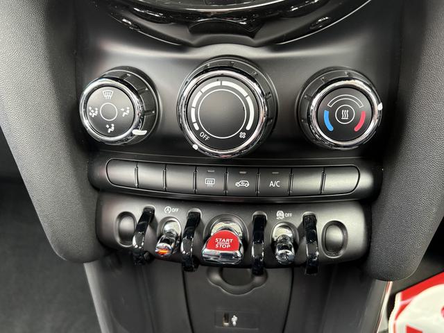 ＭＩＮＩ ヴィクトリア　ドライブレコーダー　ＥＴＣ　ナビ　ＬＩＭボタン　アルミホイール　ＬＥＤヘッドランプ　ターボ　スマートキー　アイドリングストップ　電動格納ミラー　ＡＴ　盗難防止システム　ＡＢＳ　ＥＳＣ（3枚目）