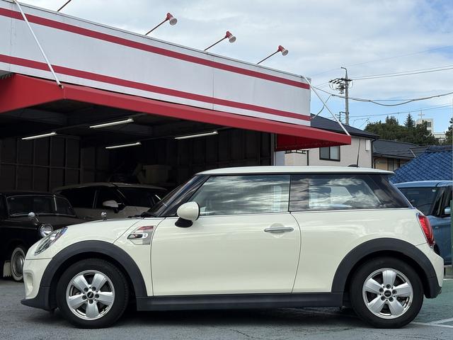 ＭＩＮＩ ヴィクトリア　ドライブレコーダー　ＥＴＣ　ナビ　ＬＩＭボタン　アルミホイール　ＬＥＤヘッドランプ　ターボ　スマートキー　アイドリングストップ　電動格納ミラー　ＡＴ　盗難防止システム　ＡＢＳ　ＥＳＣ（17枚目）