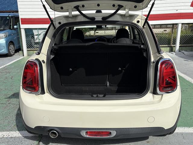 ＭＩＮＩ ヴィクトリア　ドライブレコーダー　ＥＴＣ　ナビ　ＬＩＭボタン　アルミホイール　ＬＥＤヘッドランプ　ターボ　スマートキー　アイドリングストップ　電動格納ミラー　ＡＴ　盗難防止システム　ＡＢＳ　ＥＳＣ（18枚目）