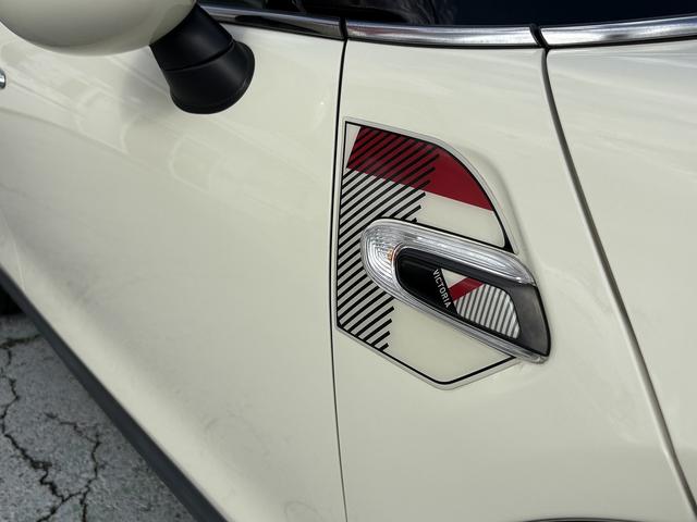 ＭＩＮＩ ヴィクトリア　ドライブレコーダー　ＥＴＣ　ナビ　ＬＩＭボタン　アルミホイール　ＬＥＤヘッドランプ　ターボ　スマートキー　アイドリングストップ　電動格納ミラー　ＡＴ　盗難防止システム　ＡＢＳ　ＥＳＣ（23枚目）