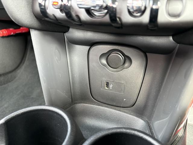 ＭＩＮＩ ヴィクトリア　ドライブレコーダー　ＥＴＣ　ナビ　ＬＩＭボタン　アルミホイール　ＬＥＤヘッドランプ　ターボ　スマートキー　アイドリングストップ　電動格納ミラー　ＡＴ　盗難防止システム　ＡＢＳ　ＥＳＣ（32枚目）