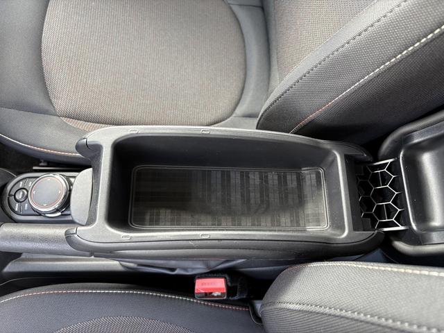 ＭＩＮＩ ヴィクトリア　ドライブレコーダー　ＥＴＣ　ナビ　ＬＩＭボタン　アルミホイール　ＬＥＤヘッドランプ　ターボ　スマートキー　アイドリングストップ　電動格納ミラー　ＡＴ　盗難防止システム　ＡＢＳ　ＥＳＣ（38枚目）