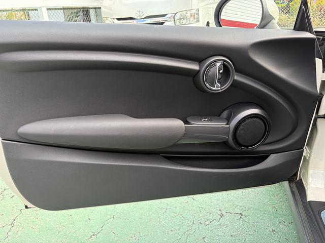 ＭＩＮＩ ヴィクトリア　ドライブレコーダー　ＥＴＣ　ナビ　ＬＩＭボタン　アルミホイール　ＬＥＤヘッドランプ　ターボ　スマートキー　アイドリングストップ　電動格納ミラー　ＡＴ　盗難防止システム　ＡＢＳ　ＥＳＣ（42枚目）