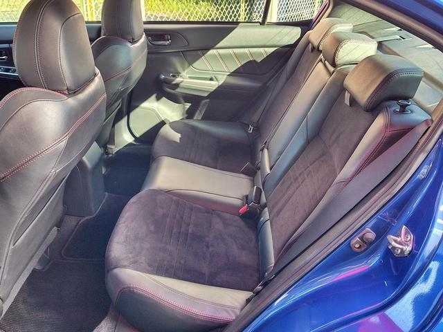 お車の知識がなくても大丈夫です!皆様のご来店をスタッフ一同、心よりお待ちしております。