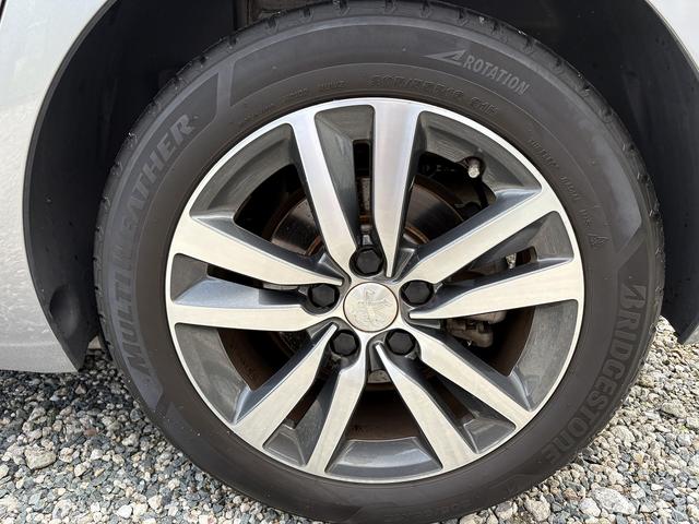 ３０８ アリュール　ブルーＨＤｉ　ドライブレコーダー　ＥＴＣ　全周囲カメラ　クリアランスソナー　オートクルーズコントロール　レーンアシスト　衝突被害軽減システム　ＡＴ　ＬＥＤヘッドランプ　スマートキー　アイドリングストップ（18枚目）